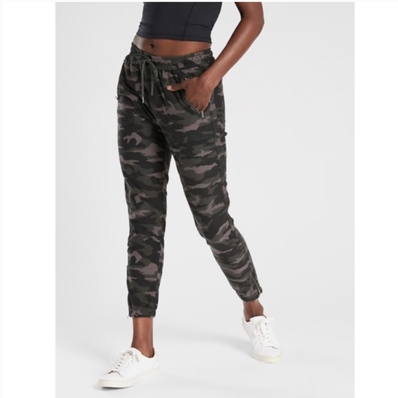 Athleta Farallon Camo Jogger Pants - Picture 1 of 12